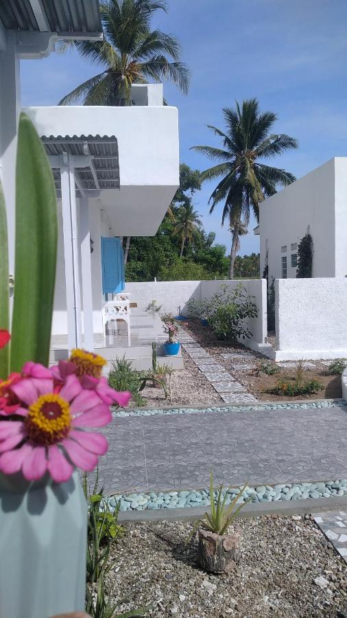 Anjo Maumere Hotel & Restaurant Exterior foto
