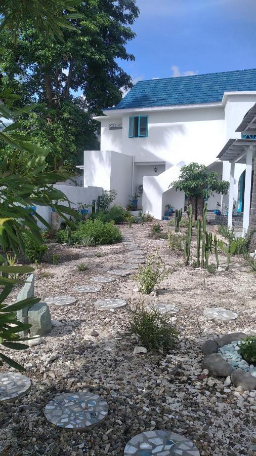 Anjo Maumere Hotel & Restaurant Exterior foto