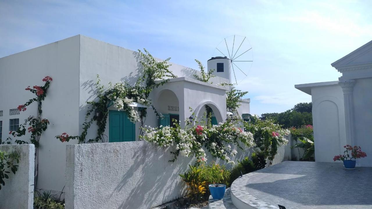 Anjo Maumere Hotel & Restaurant Exterior foto