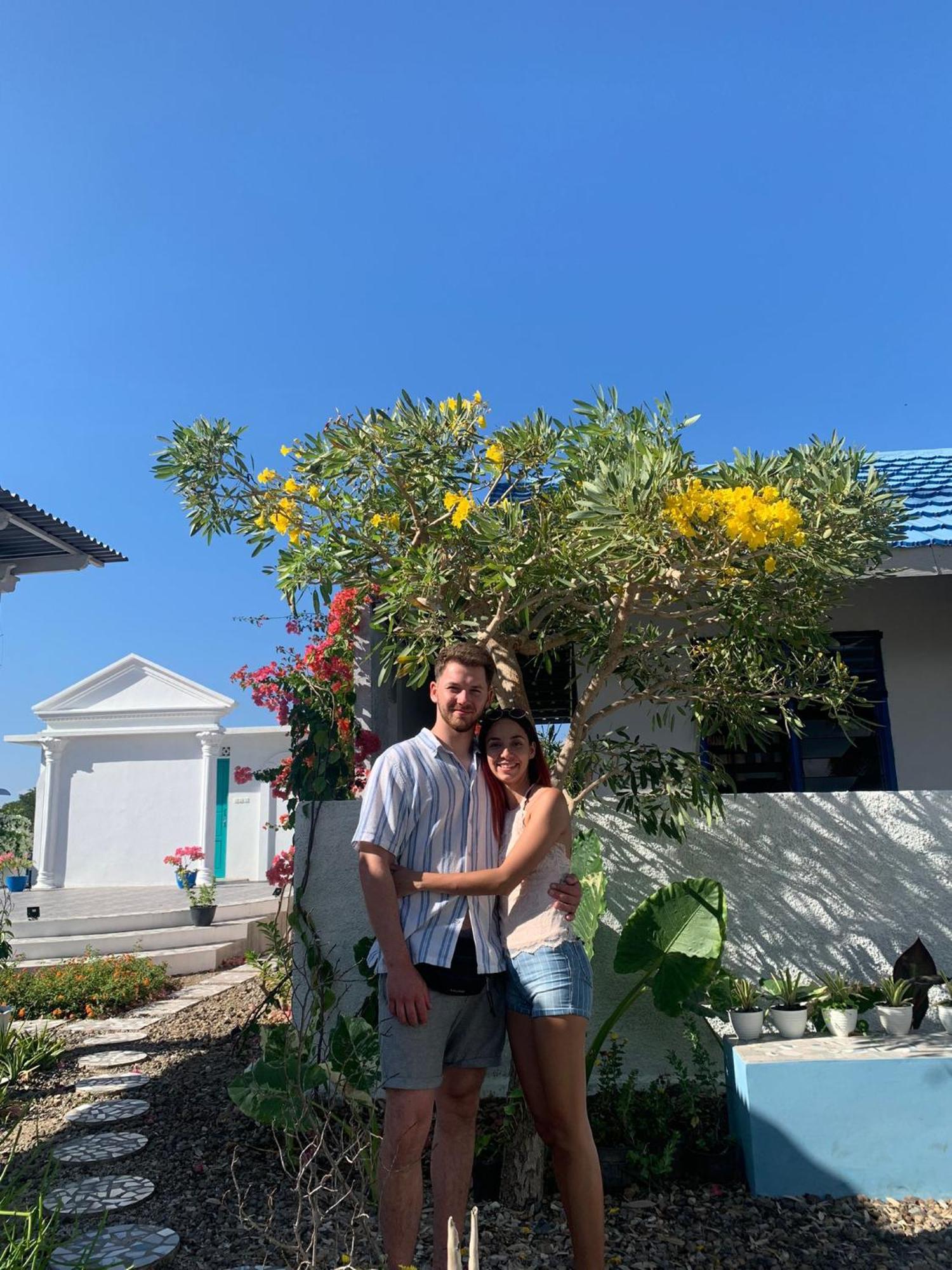 Anjo Maumere Hotel & Restaurant Exterior foto